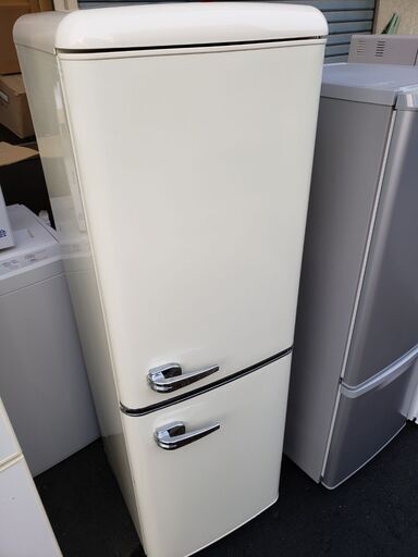 2020年製  アイリスオーヤマ  130L  右開きドア　ノンフロン冷凍冷蔵庫　PRR-142D-W