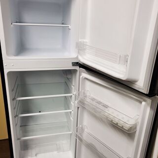 (配送無料）２０１７年式、１３８Ｌ冷蔵庫を売ります。wr-2138bk