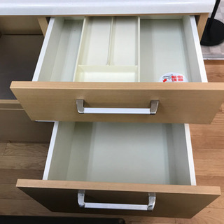 リサイクルショップ八光 田上店 配達・設置OK】ナチュラルベージュ 食器棚