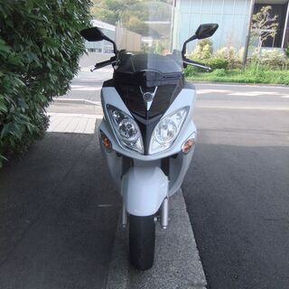 SYM RV125i(FI:インジェクションモデル)実働中古美車　バッテリーフル充電済　オイル交換後渡し　書類有 SYM RV125i(FI:インジェクションモデル)実働中古美車 バッテリーフル