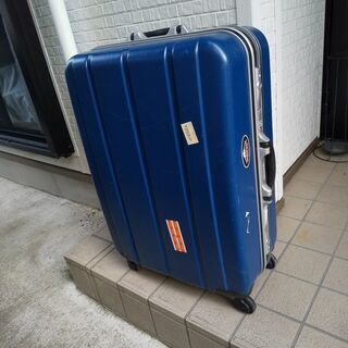 大型スーツケース（青）　海外出張　長期旅行