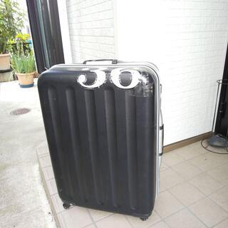 大型スーツケース（黒）　海外出張　長期旅行