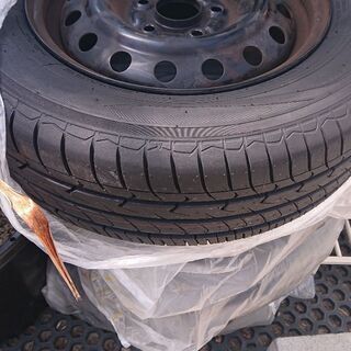ホンダ車用のホイール付き夏用タイヤ