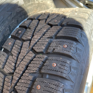 バリ効き スパイクタイヤ 215/60R16 アルミホイール付き