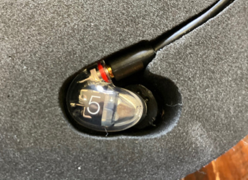 決定しました]SHURE AONIC5 クリア色 ワイヤレスイヤホン