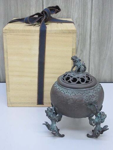 ss1974　未使用品　高岡銅器　香炉　須賀七郎作　玉型　三獅子　　三足　双耳　お香　香道具　脚付き　蓋付き　　銅製品　伝統工芸　彫刻　工芸品　和小物