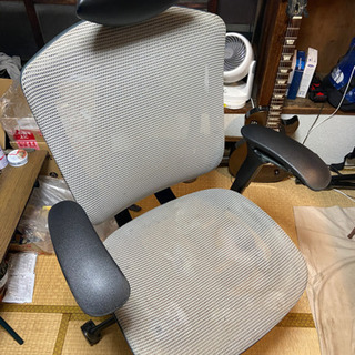 コンテッサ　オフィスチェア　ヘッドレスト付き