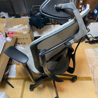 コンテッサ　オフィスチェア　ヘッドレスト付き