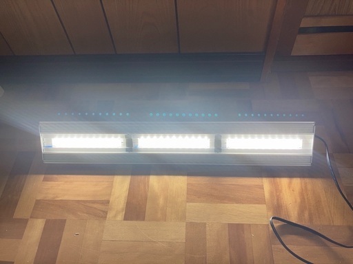 水槽用led照明 アクロ Triangle Led Bright 600 40lm 60cm用 すぎぞう 豊田の照明器具の中古あげます 譲ります ジモティーで不用品の処分