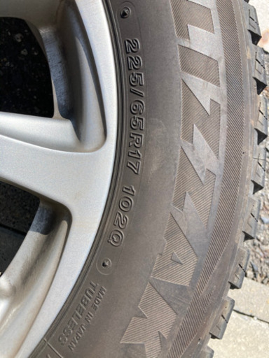225/65R17 スタッドレスタイヤ、ホイール付き エクストレイル装着