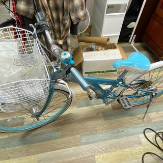 【ハチスカ】美品　自転車　子供用　24インチ　6段切替付　ベル付　鍵付　ジュニアモデル　青　オートライト付