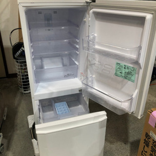 ④MITSUBISHI ノンフロン冷凍冷蔵庫 146L 2016年製 MR-P15EZ-KW【C4-402】