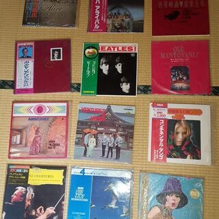 日本語で書かれた12枚のLPアルバム。ビートルズ、アバ、ベンチャ...
