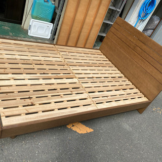 ダブルベッド 木製フレーム コンセント付き ニトリ