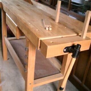 木製 多機能作業台。約150×50×85 DIYライフにいかがでしょうか
