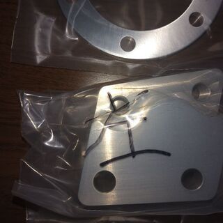 初期型RZ　未使用キャリパーサポート左側 初期型RZ 未使用キャリパーサポート左側