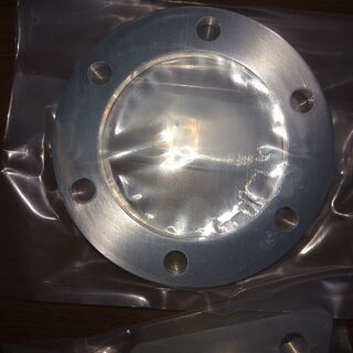 初期型RZ 未使用キャリパーサポート左側