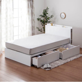 【早い者勝ち】たっぷり収納&コンセント付きベッドフレーム　クイーンサイズ