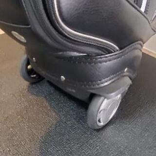 【値下げ】Munsingwearキャスター付きゴルフバッグ、Accudisクラブセット