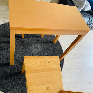 テーブルと椅子２つ　　　2人用　折り畳み