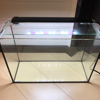 【中古】薄型水槽☆LEDライトセット　おまけ付き