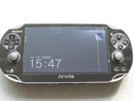 PSVITA　PCH-1000　４GBメモリカード，ソフト２本付き　液晶難有り