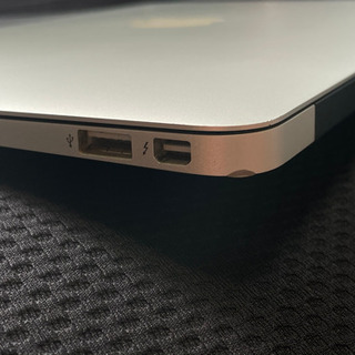 Macbook Air 11インチ(MD711J/A) バッテリー交換済み