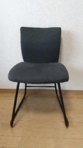 ニトリ イス１脚 2000円