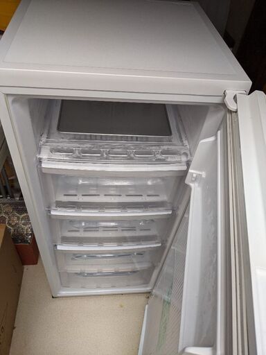三菱　冷凍庫　１２１L