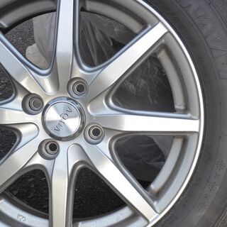 15インチアルミホイールとスタッドレスタイヤの中古品4本セット