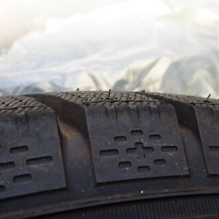 15インチアルミホイールとスタッドレスタイヤの中古品4本セット