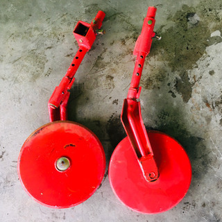 トラクター用尾輪　左右セット　中古