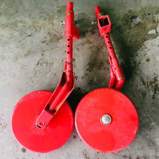 トラクター用尾輪　左右セット　中古