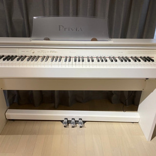 カシオ　電子ピアノ　白　美品