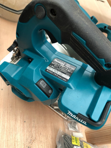 マキタ 125mm丸鋸18V HS474D きわ切りベース