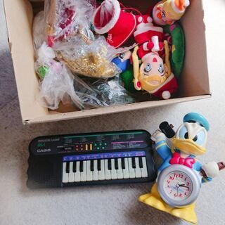 クリスマスの飾り、おもちゃのピアノ、ドナルドの時計、ドット柄 キ...