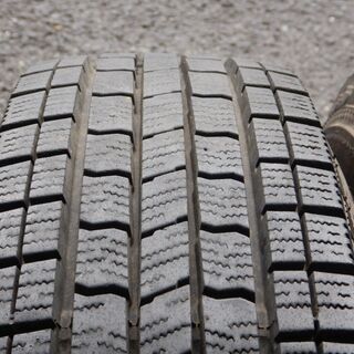 ＮＶキャラバン、２５キャラバン用　１５インチ　溝たっぷりスタッドレス付き