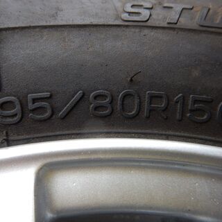 ＮＶキャラバン、２５キャラバン用　１５インチ　溝たっぷりスタッドレス付き