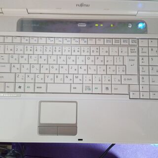 ノートパソコン  Fujitsu BIBLO NF/G40 Windows10 ノートパソコン Fujitsu BIBLO NF/G40 Windows10