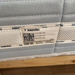 magniflexオクラホマ　ベッドマット（セミダブル） magniflexオクラホマ ベッドマット（セミダブル） magniflexオクラホマ