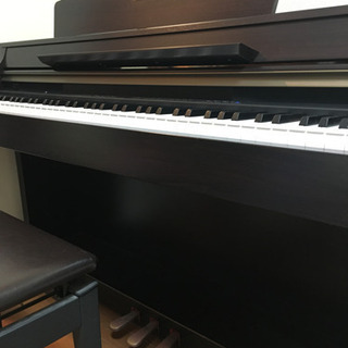 ヤマハ電子ピアノ　CLP330