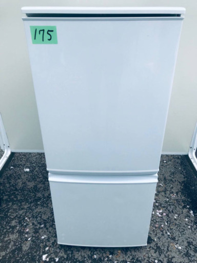 175番 シャープ✨ノンフロン冷凍冷蔵庫✨SJ-14Y-W‼️
