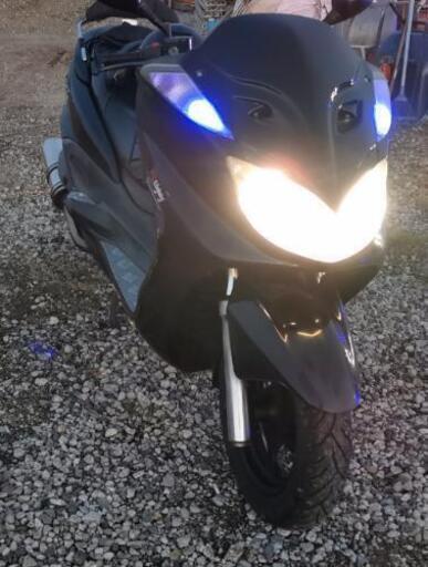 グランドマジェスティ250になります。