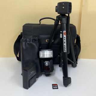ニコン Nikon D5100 一眼レフカメラ（望遠レンズ2個セット+フラッシュ+ 