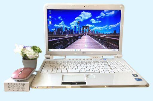 Core i5(ターボ)搭載/HDD750GB/メモリ4GB/ブルーレイ/webカメラ/LibreOffice搭載/Windows10/富士通LIFEBOOK AH700/5B