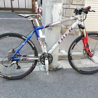 美品 エイチアンドエスエンタープライズ ディズニー 日産 電子冷蔵庫 20L