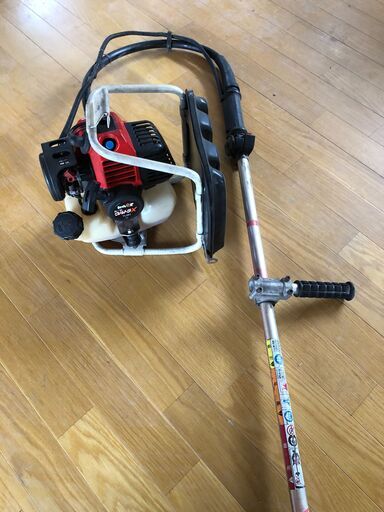 お取引き中！『背負い式草刈り機』一度使えば肩掛け式はもう使えません！傾斜地や広い畑に最適！　KARZ　ウルトラX　TL261　中古品