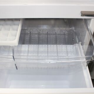 新生活応援！ SHARP シャープ 冷凍冷蔵庫 (SJ-GD14C-C) 17年製  ★特別価格★大田区、品川区 配送・設置無料★引取歓迎