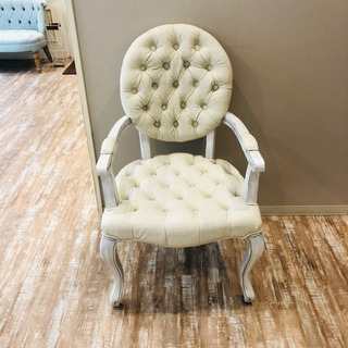 ネイルテーブルと椅子