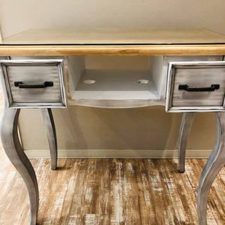 ネイルテーブルと椅子